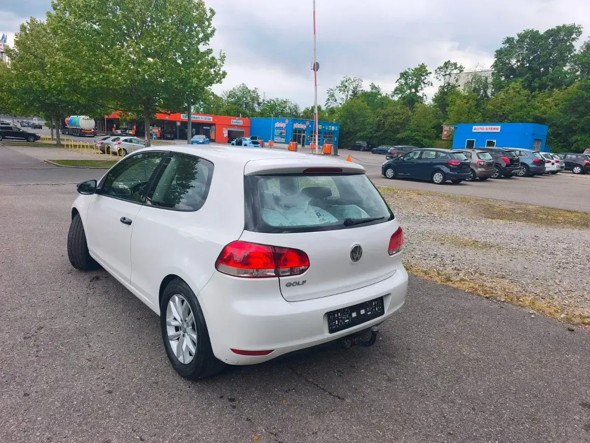 Gebraucht VW Golf VII 80 PS (58 kW) 2012 Weiß Kleinwagen