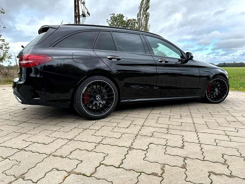 Schwarz Gebraucht 2017 Mercedes C63S AMG AMG Kombi | 40.000 € - Bild 1/4