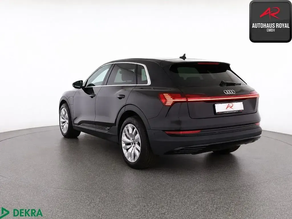 Gebraucht Audi e-tron S-Line 300 kW (408 PS) 2023 Schwarz SUV