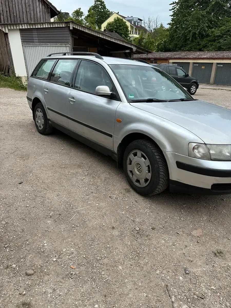 Używany VW Passat 101 KM (74 kW) 1998 Szary Kombi