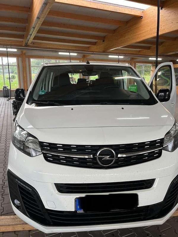 Weiß Gebraucht 2020 Opel Zafira Life Selection Van | 27.500 € (Guter Preis) - Bild 1/4