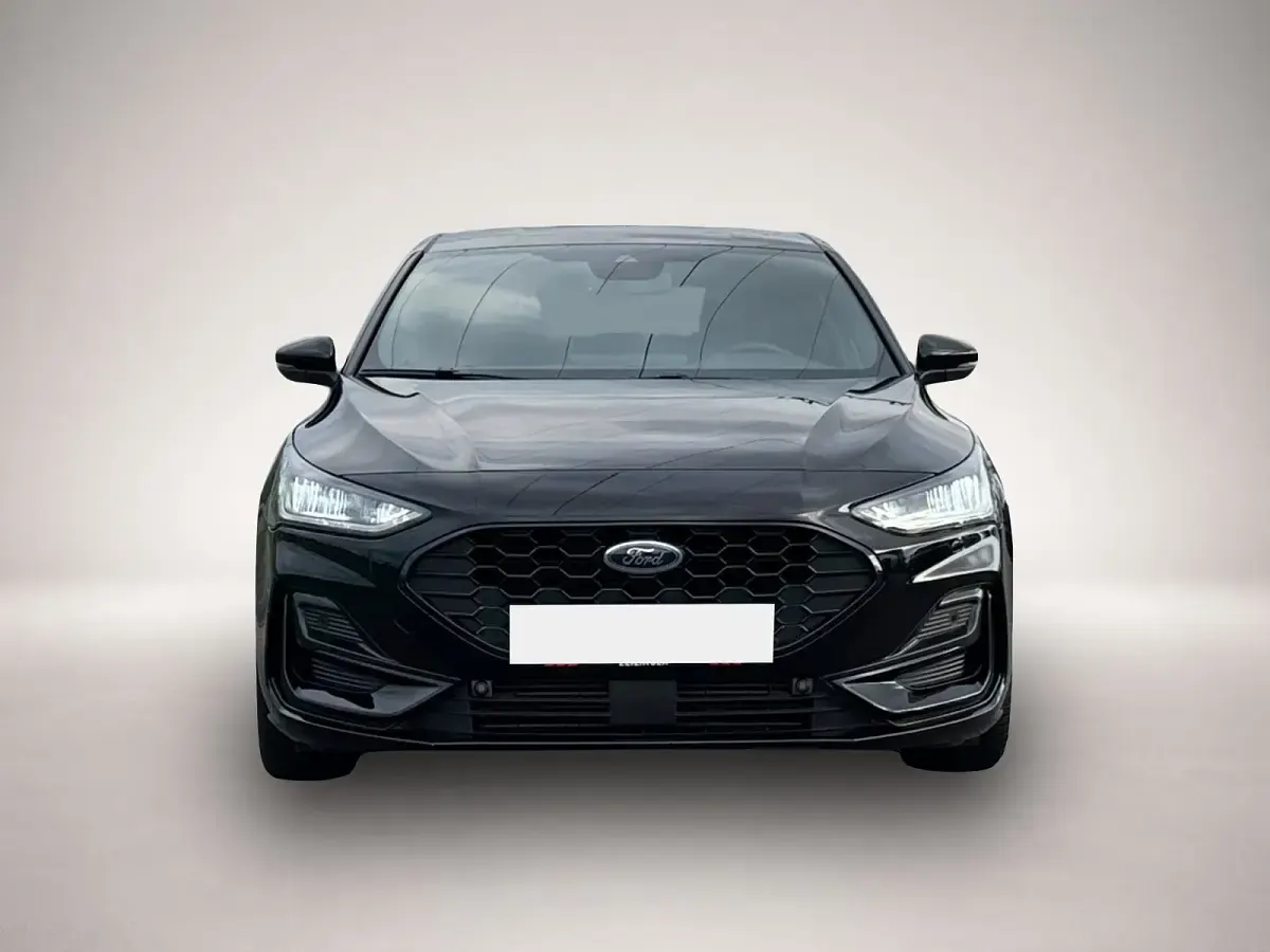 Gebraucht Ford Focus ST-Line 125 PS (91 kW) 2025 Schwarz Limousine