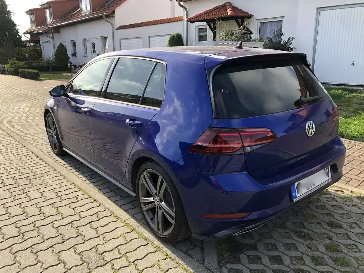 Gebraucht VW Golf VII Highline 150 PS (110 kW) 2017 Blau Kleinwagen