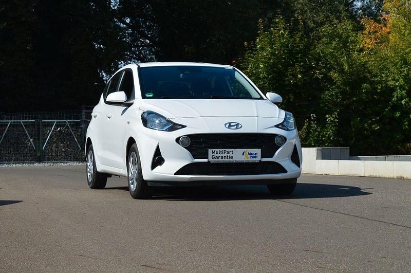 Gebraucht Hyundai i10 Select 67 PS (49 kW) 2022 Weiß Kleinwagen