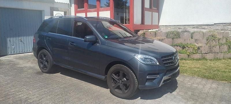 Gebraucht Mercedes ML350 258 PS (189 kW) 2015 Grau SUV