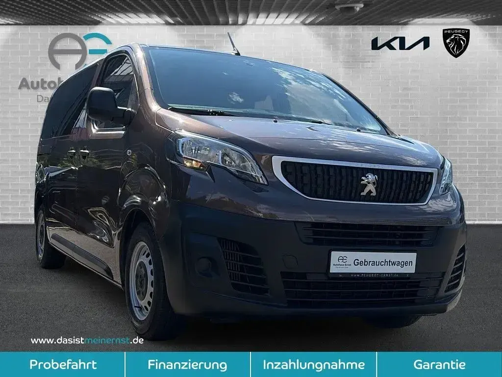Gebraucht Peugeot Expert 150 PS (110 kW) 2019 Braun Van
