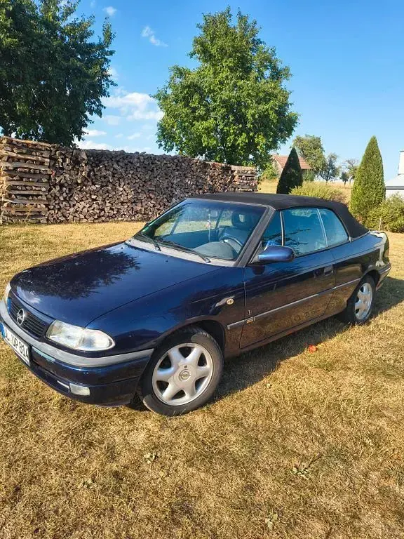 Gebraucht Opel Astra Cabriolet Edition 75 PS (55 kW) 1998 Blau Cabrio