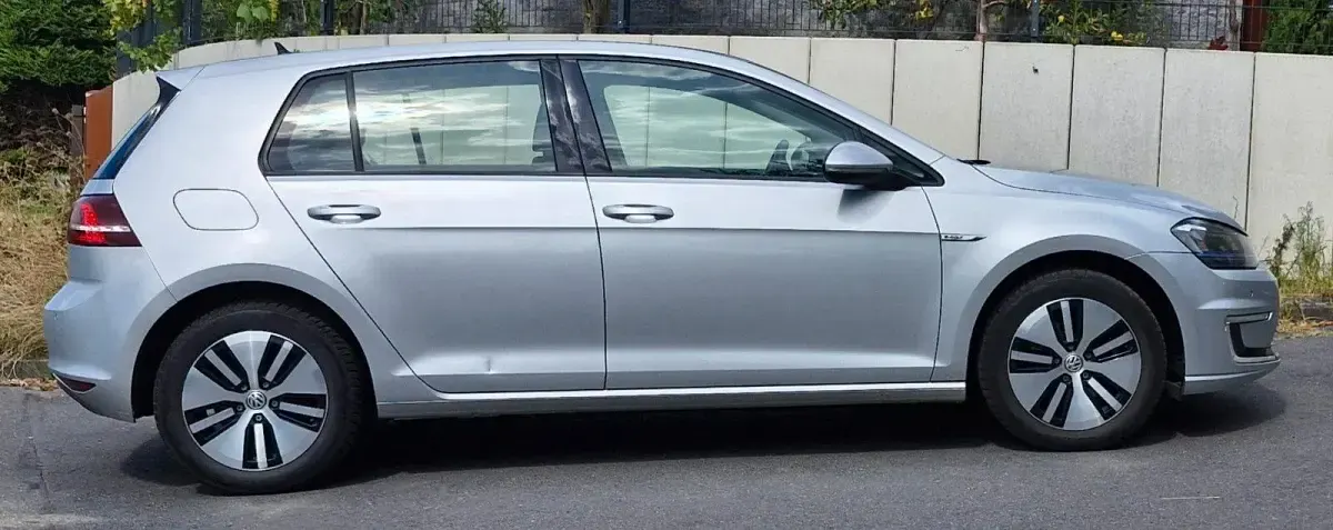 Gebraucht VW e-Golf 85 kW (116 PS) 2016 Grau Kleinwagen