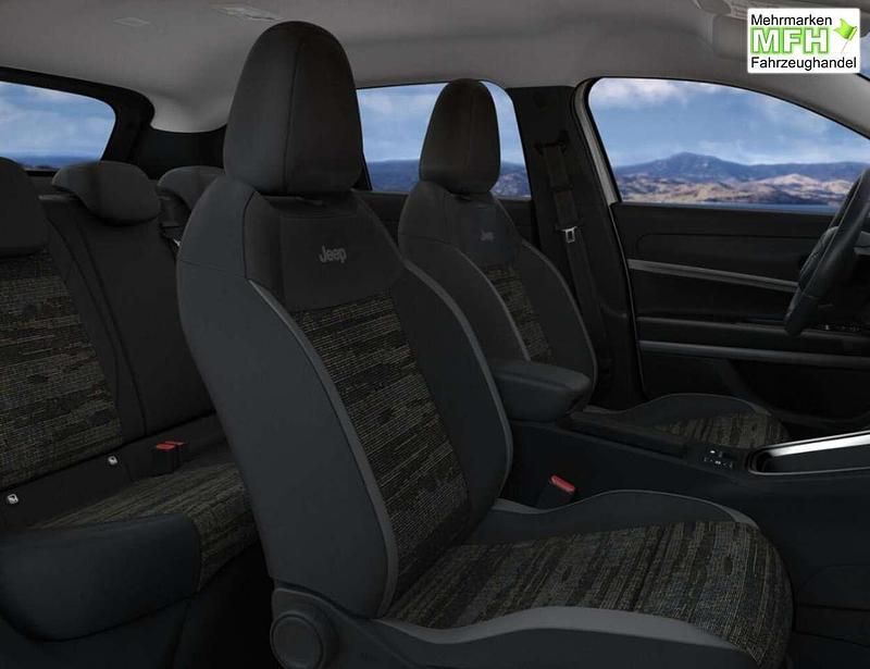 Neu Jeep Avenger Longitude 110 PS (80 kW) 2025 Granite grey metallic SUV