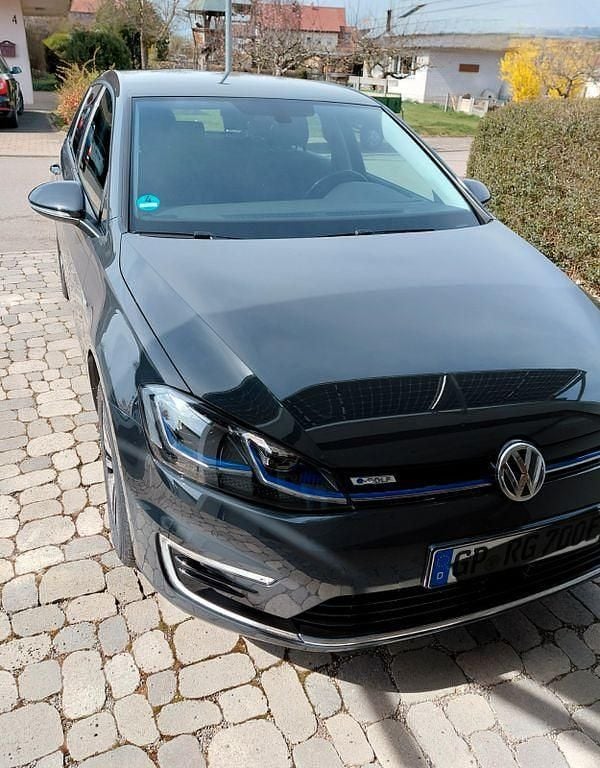 Gebraucht VW e-Golf 100 kW (136 PS) 2020 Grau Kleinwagen
