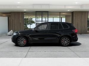 Neu BMW X5 298 PS (219 kW) 2026 Schwarz (saphirschwarz metallic) SUV