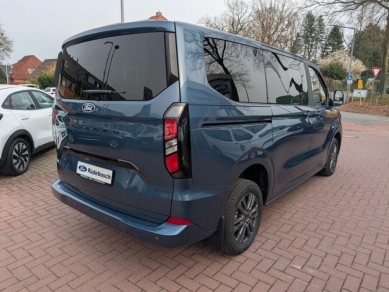 Neu Ford Tourneo Titanium 170 PS (125 kW) 2026 Blau Van / Kleinbus