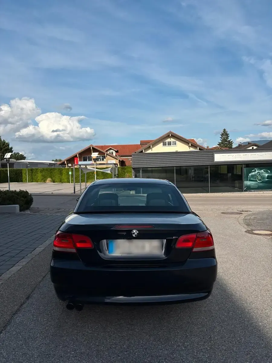 Gebraucht BMW 325 Cabriolet 218 PS (160 kW) 2009 Blau Cabrio