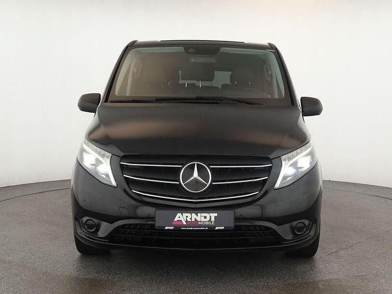 Gebraucht Mercedes Vito 237 PS (174 kW) 2023 Obsidianschwarz metallic Van