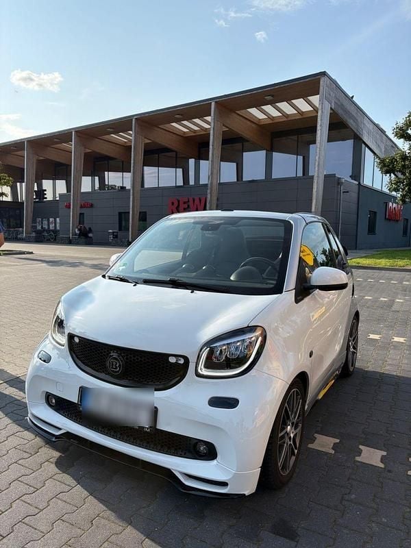 Weiß Gebraucht 2016 Smart ForTwo Coupé Brabus Cabrio | 14.990 € (Fairer Preis) - Bild 1/4
