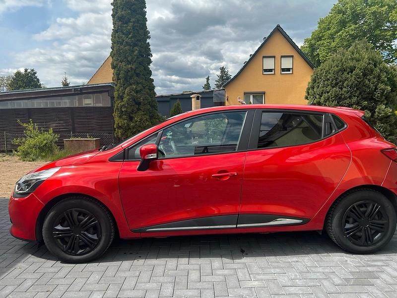 Gebraucht Renault Clio IV Authentique 73 PS (53 kW) 2015 Rot Kleinwagen