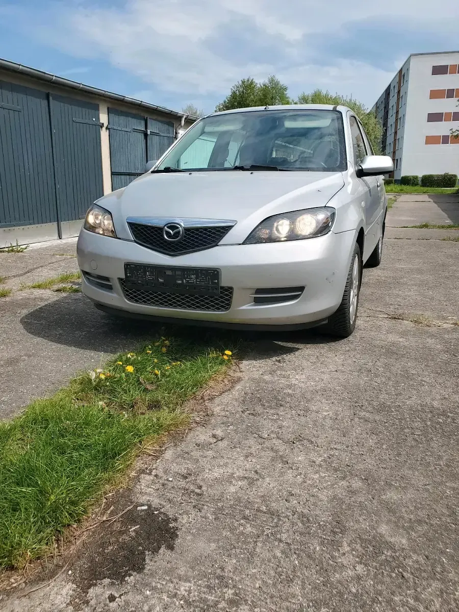 Usata Mazda 2 68 CV (50 kW) 2007 Argento Utilitaria