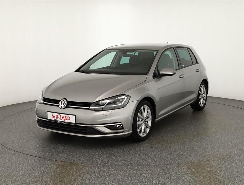 Silber Gebraucht 2018 VW Golf VII Highline | 18.990 € (Etwas zu teuer) - Bild 1/4