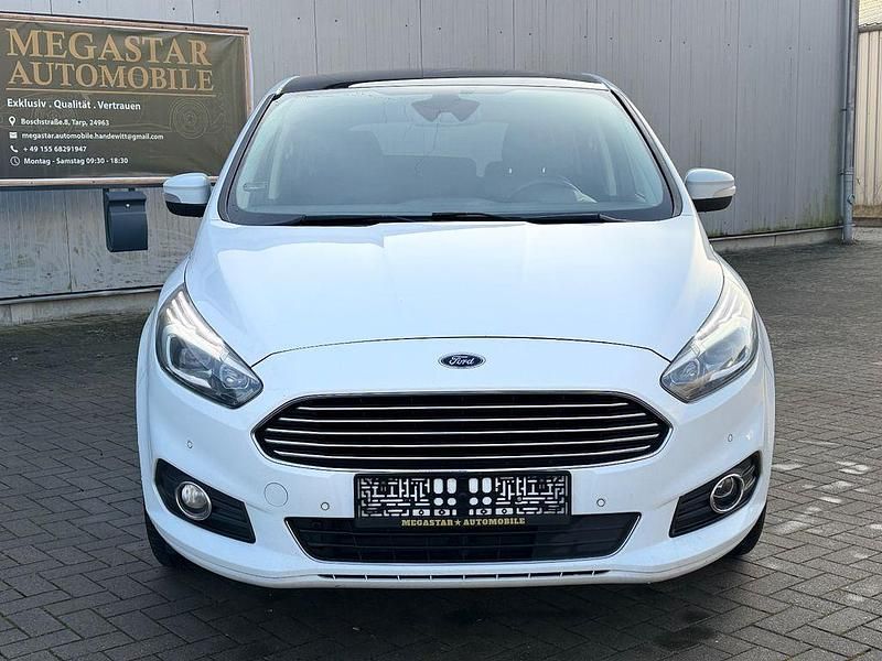 Gebraucht Ford S-MAX Titanium 179 PS (131 kW) 2017 Weiß Van / Kleinbus