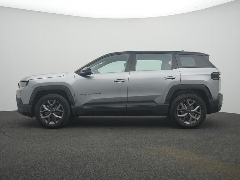 Neu Jeep Compass Altitude 145 PS (106 kW) 2026 Grey/black SUV