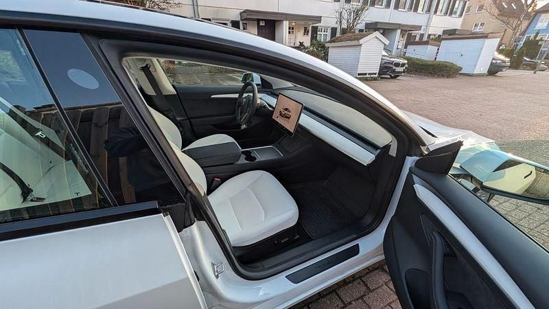Gebraucht Tesla Model 3 RWD 208 kW (283 PS) 2023 Weiß Limousine