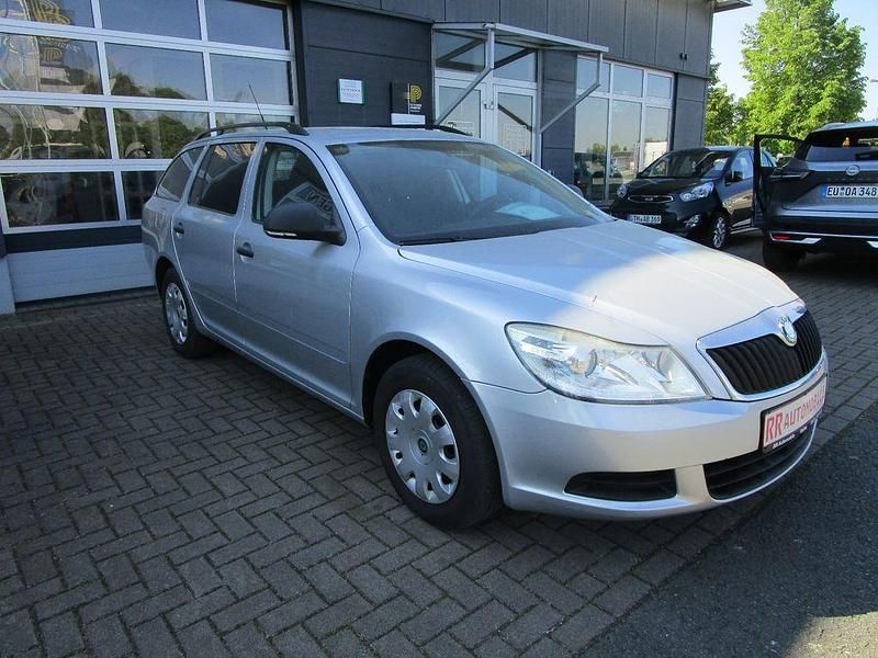 Gebraucht Skoda Octavia Classic 102 PS (75 kW) 2010 Silber Kombi