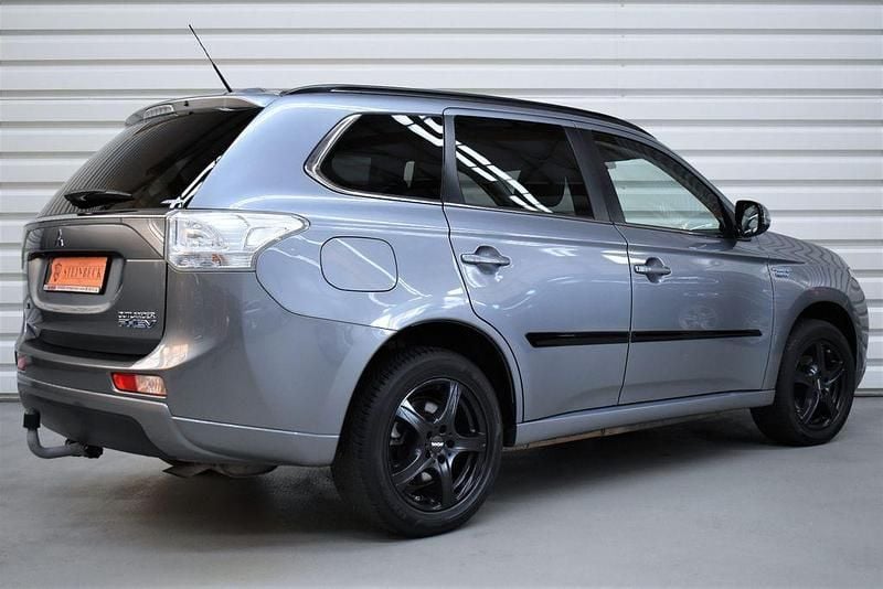 Gebraucht Mitsubishi Outlander P-HEV Plus 121 PS (88 kW) 2014 Grau SUV