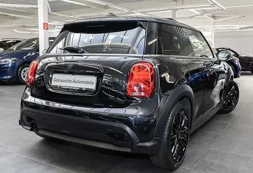 Gebraucht Mini Cooper Countryman Classic 136 PS (100 kW) 2023 Schwarz SUV