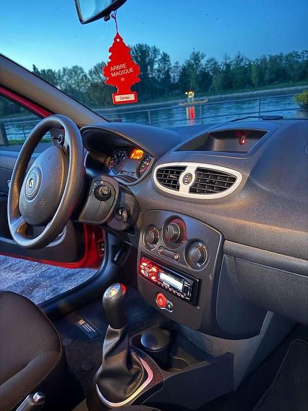 Gebraucht 2012 Renault Clio IV Limousine | 4.200 € (Fairer Preis) - Bild 1/4