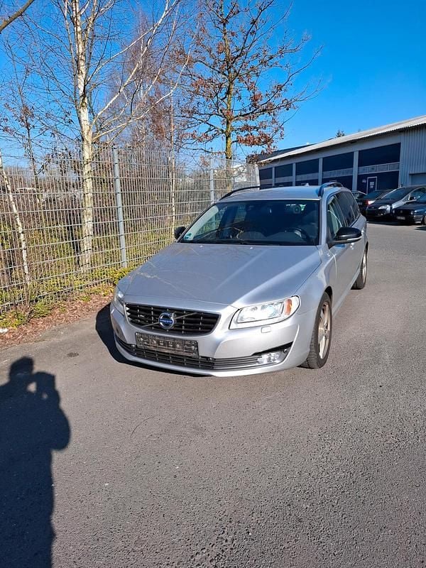 Gebraucht Volvo V70 210 PS (154 kW) 2014 Silber Kombi