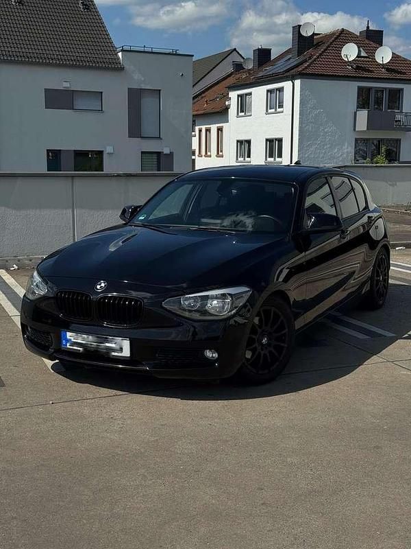 Schwarz Gebraucht 2011 BMW 116 Kleinwagen | 8.700 € (Etwas zu teuer) - Bild 1/4