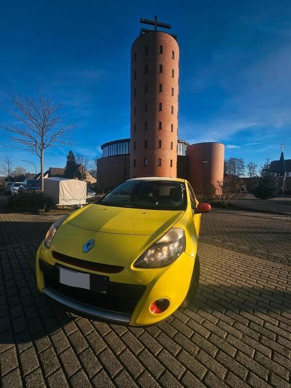 Gelb Gebraucht 2009 Renault Clio III Kleinwagen | 1.650 € - Bild 1/4