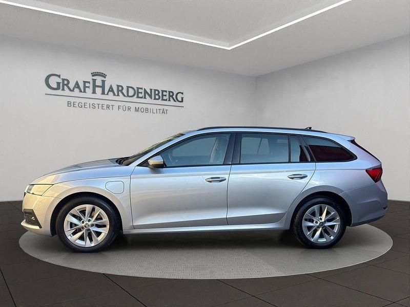 Gebraucht Skoda Octavia Ambition 204 PS (150 kW) 2022 Silber Kombi