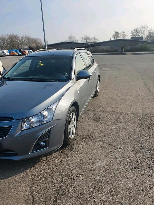 Gebraucht Chevrolet Cruze 131 PS (96 kW) 2012 Grau Kombi