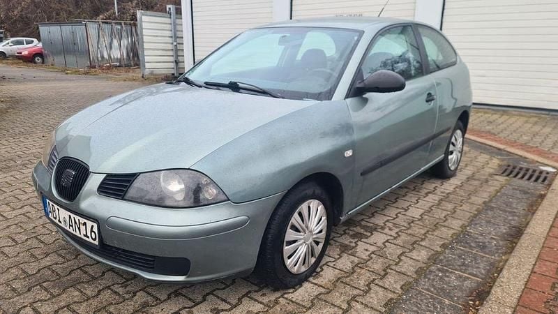 Blau Gebraucht 2003 Seat Ibiza Fresh Limousine | 999 € (Guter Preis) - Bild 1/4