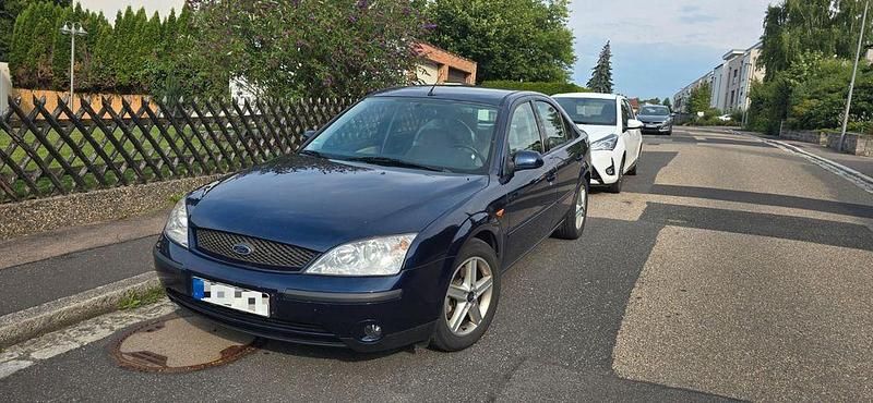 Blau Gebraucht 2003 Ford Mondeo Ghia Limousine | 1.900 € (Fairer Preis) - Bild 1/4