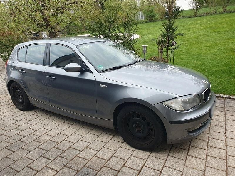Gebraucht BMW 118 143 PS (105 kW) 2009 Grau Kleinwagen