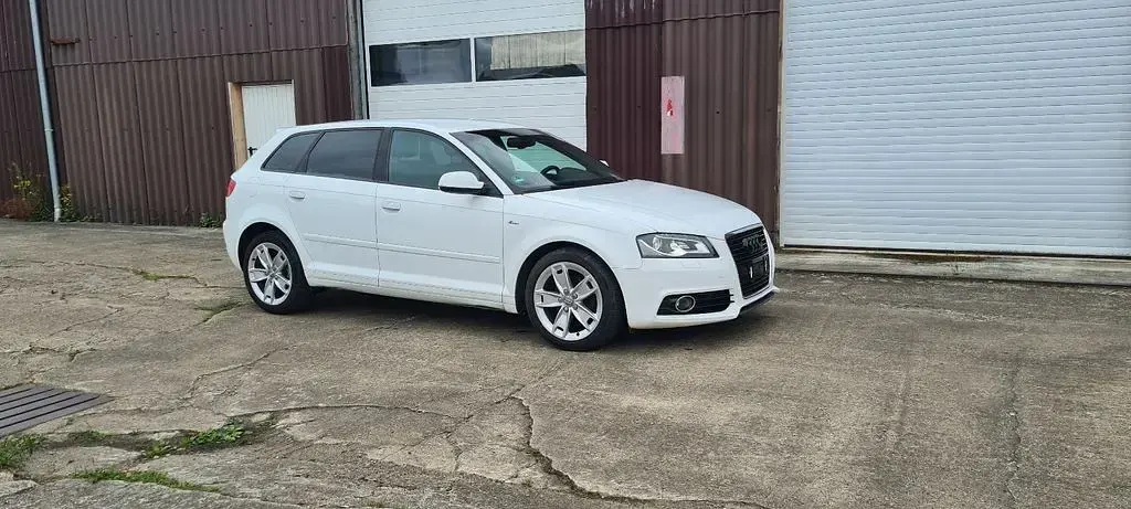 Gebraucht Audi A3 S-Line 125 PS (91 kW) 2011 Weiß Kleinwagen