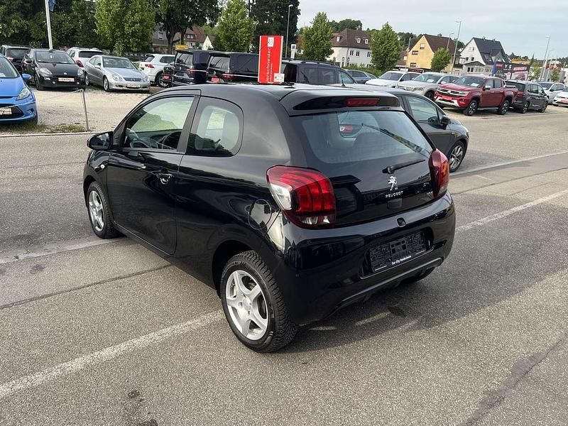 Gebraucht Peugeot 108 Allure 82 PS (60 kW) 2015 Metallicschwarze Kleinwagen