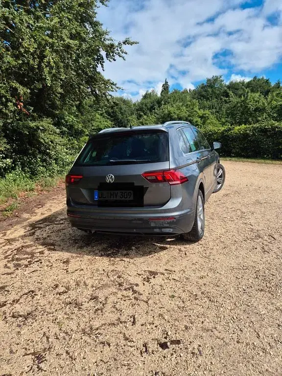Gebraucht VW Tiguan Sound 150 PS (110 kW) 2018 Grau SUV