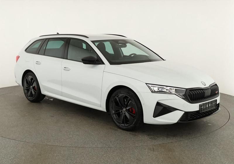 Neu Skoda Octavia RS 265 PS (194 kW) 2026 Moon white metallic Kombi