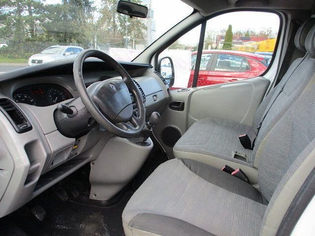 Gebraucht Renault Trafic 116 PS (85 kW) 2008 Weiß Van / Kleinbus