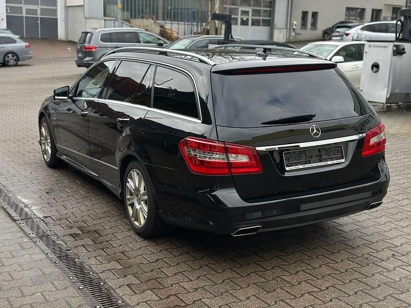 Gebraucht Mercedes E350 AMG 231 PS (169 kW) 2010 Schwarz Limousine