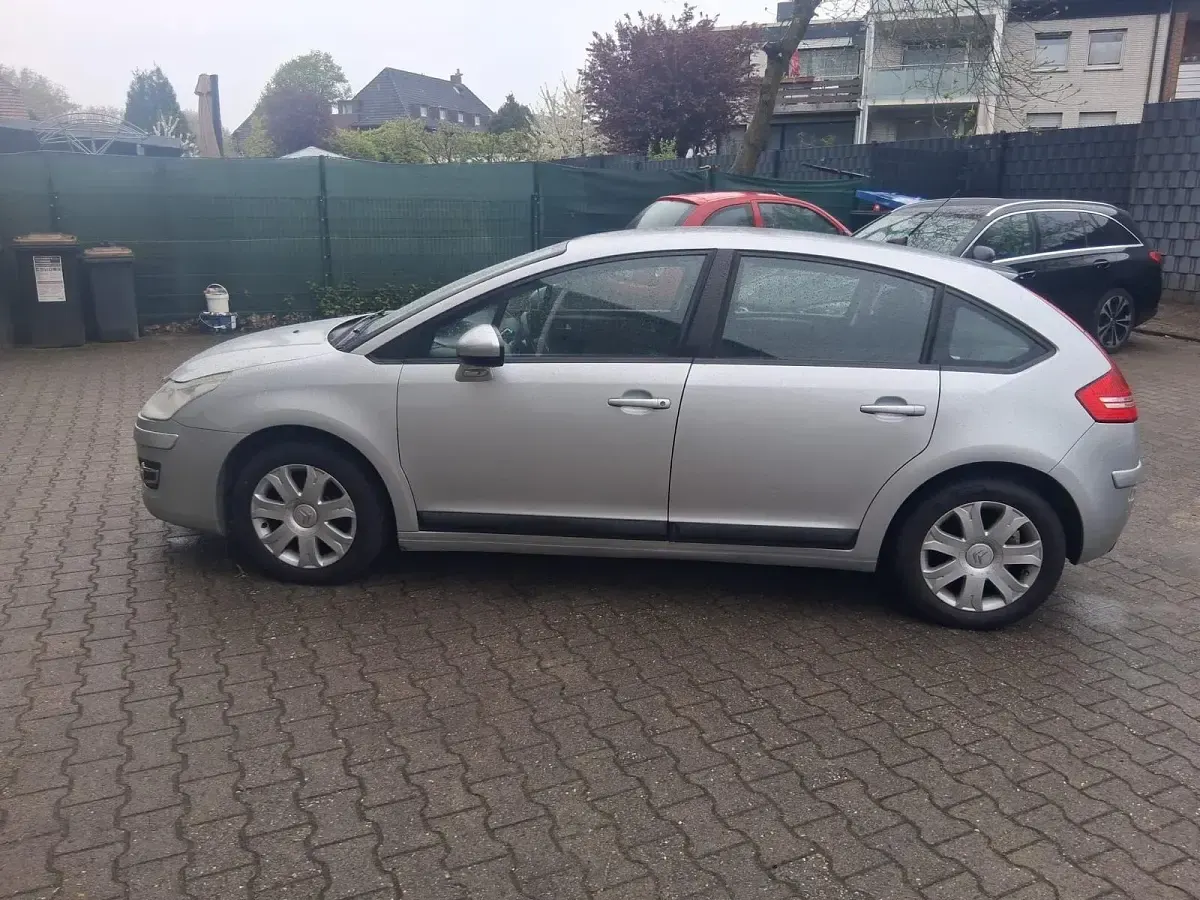 Gebraucht Citroën C4 110 PS (80 kW) 2010 Silber Limousine
