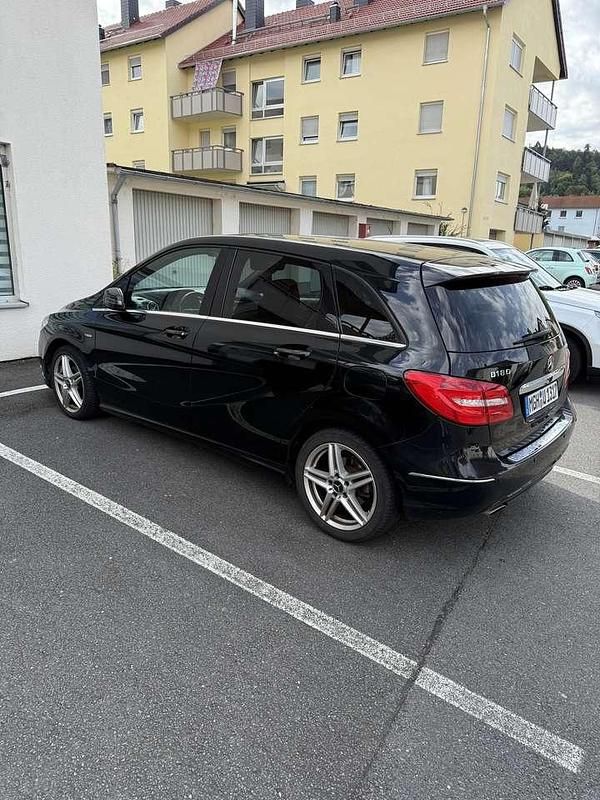 Gebraucht Mercedes B180 109 PS (80 kW) 2012 Van / Kleinbus