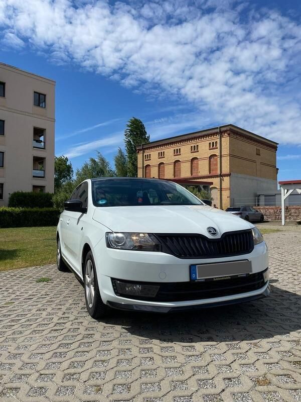Weiß Gebraucht 2015 Skoda Rapid Monte Carlo Limousine | 8.700 € (Teuer) - Bild 1/4