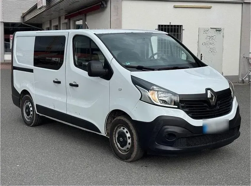 Gebraucht Renault Trafic 120 PS (88 kW) 2015 Weiß Van / Kleinbus