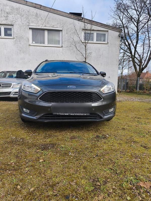 Grau Gebraucht 2016 Ford Focus Business Edition Kombi | 4.250 € (Superpreis) - Bild 1/4