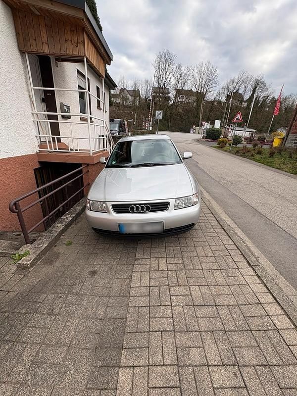 Second-hand Audi A3 125 CP (91 kW) 2000 Argintiu Hatchback