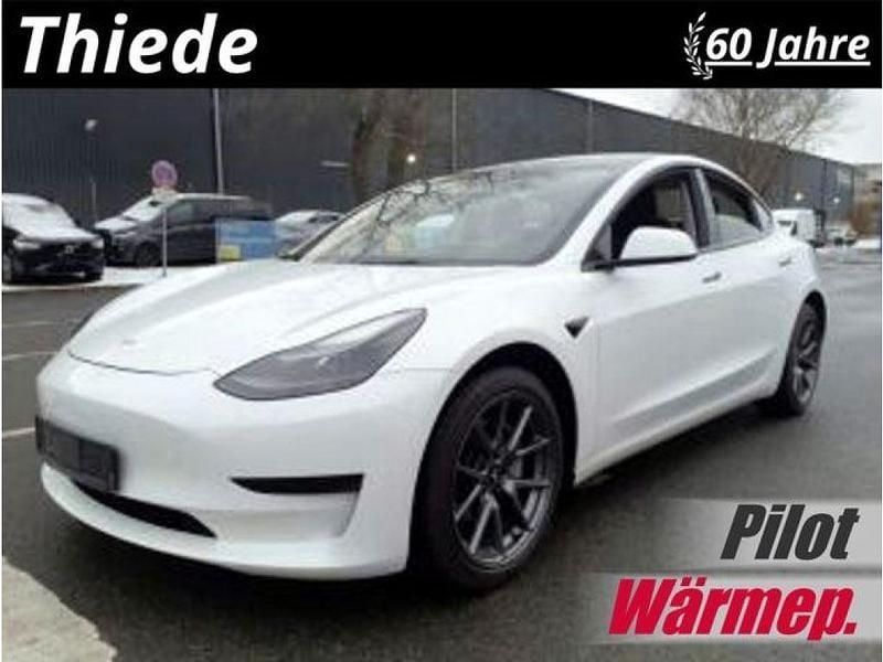 Gebraucht Tesla Model 3 Standard Range 239 kW (325 PS) 2021 Weiß metallic Limousine